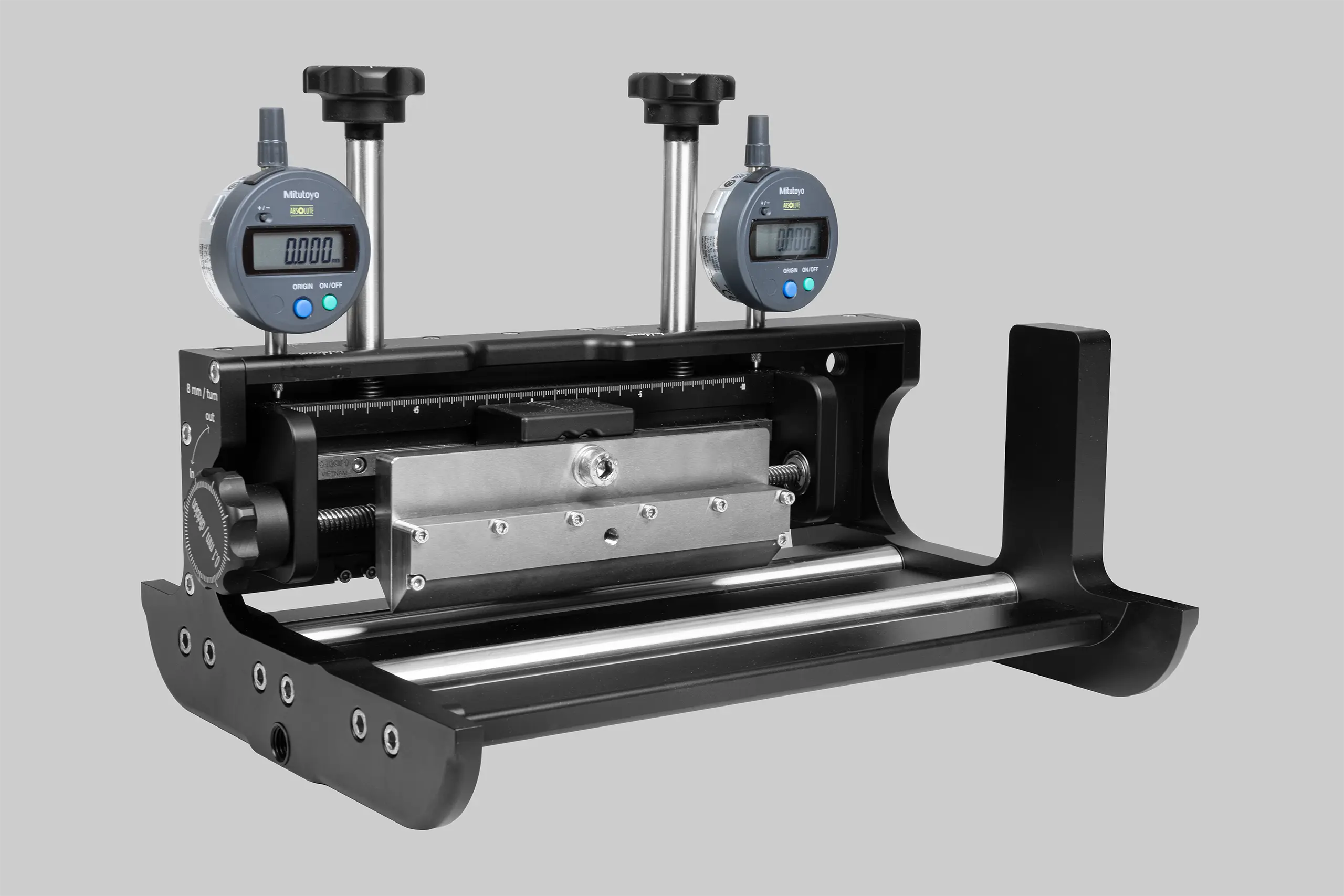 Laboratory equipment for coating and/or characterizing printed electronics.